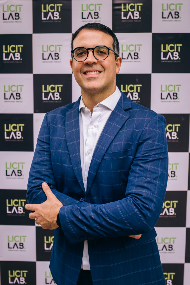 Prof. Danilo Almeida